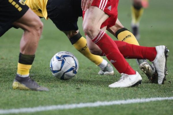 Super League : Το πλάνο για τη σέντρα και το μαξιλάρι ασφαλείας για την Covid-19