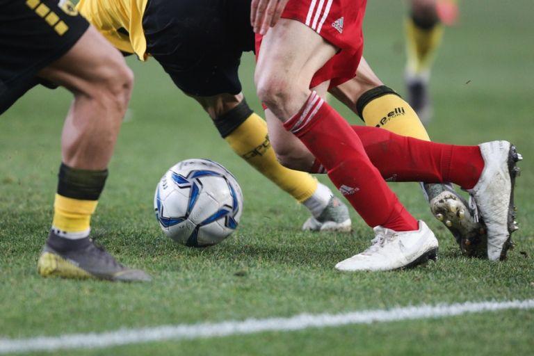 Super League : Το πλάνο για τη σέντρα και το μαξιλάρι ασφαλείας για την Covid-19