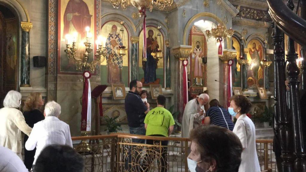 Τι έγινε στη λειτουργία της Μητρόπολης – Πώς κοινώνησαν οι πιστοί