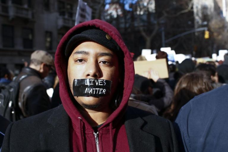 «Κερκόπορτα» ο κοροναϊός για ατομικά δικαιώματα και ελευθερίες;