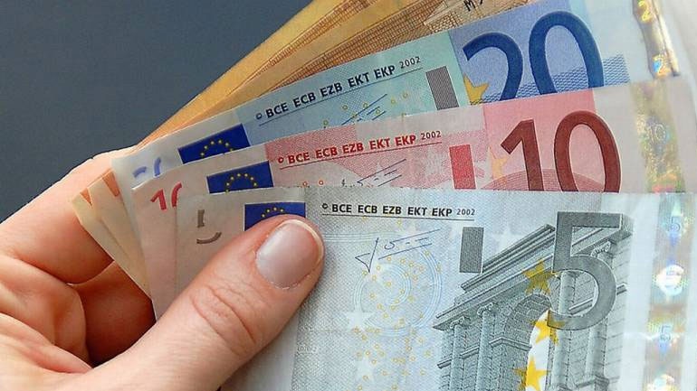 Επίδομα 400 ευρώ: Τελευταία ευκαιρία για τους δικαιούχους