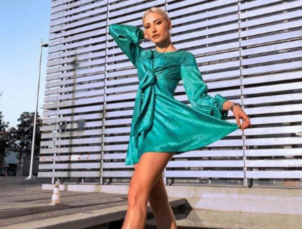 Ιωάννα Τούνη: Κλείστηκε στο ασανσέρ και ζήτησε βοήθεια στο Instagram