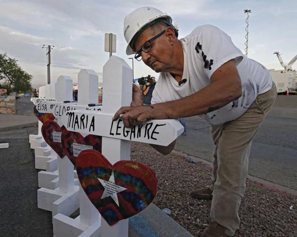 Greg Zanis: Πέθανε ο Έλληνας ομογενής «σταυροφόρος» κατά των μαζικών δολοφονιών στις ΗΠΑ