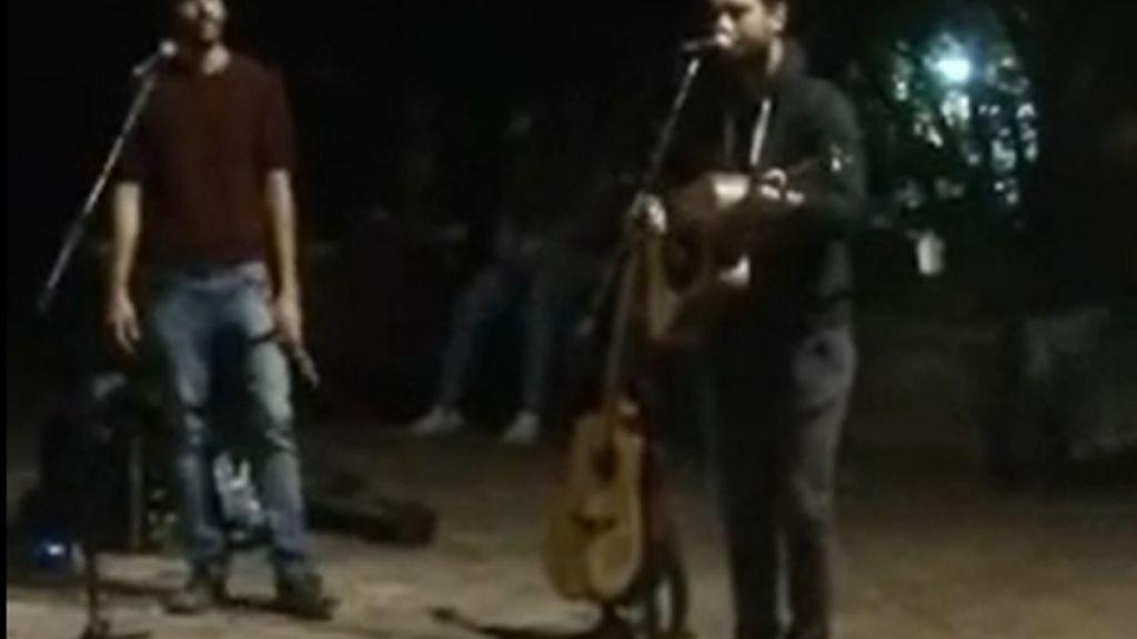 Άδοξο τέλος σε υπαίθρια «συναυλία» κάτω από την Ακρόπολη