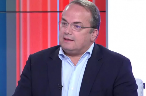 Γρ. Κωνσταντέλλος στο MEGA: Έκκληση να ανοίξουν οι οργανωμένες παραλίες