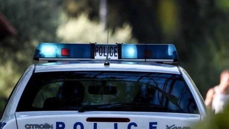 Αιματηρή συμπλοκή στην Αρτέμιδα – Σκότωσαν 65χρονο στην αυλή του σπιτιού του
