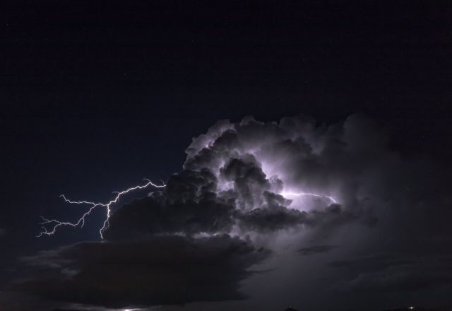 Συγκλονίζει ο σύζυγος 52χρονης που σκοτώθηκε από κεραυνό: Πώς θα τα βγάλω πέρα;