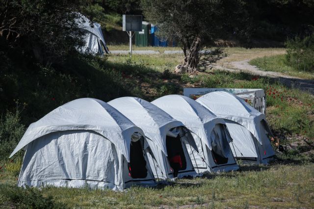 Λέσβος: Σε καραντίνα 25 κάτοικοι και δύο λιμενικοί μετά τα κρούσματα κοροναϊού σε δομή φιλοξενίας