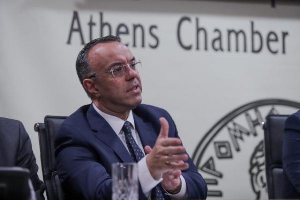 Σταϊκούρας: Ύφεση 5-8% – Φοροελαφρύνσεις σε εστίαση και τουρισμό
