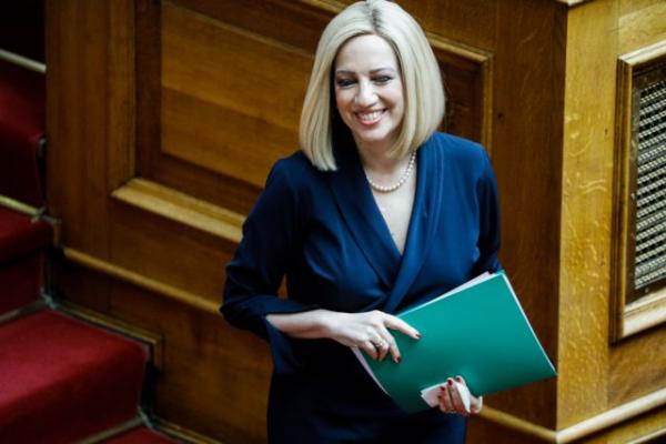 Παγκόσμια Ημέρα Νοσηλευτών – Γεννηματά: Το ΚΙΝΑΛ στο πλάι του νοσηλευτικού προσωπικού