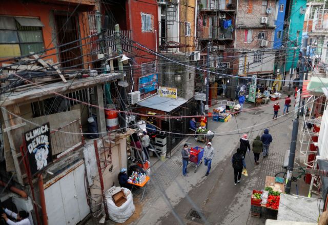 Στο χείλος της πτώχευσης και πάλι η Αργεντινή