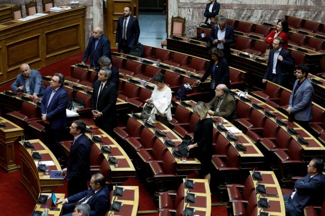 Ο κρυφός πόλεμος ΣΥΡΙΖΑ και ΚΙΝΑΛ για τη μεσαία τάξη