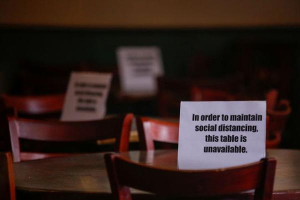 Προσελκύοντας τρομαγμένους καταναλωτές: Τι κάνουν τα καταστήματα στο εξωτερικό