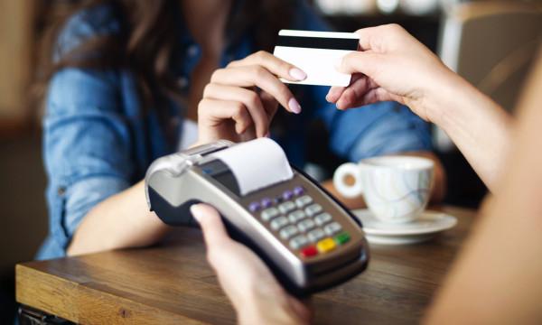 Πόσο και γιατί αυξήθηκαν οι ηλεκτρονικές συναλλαγές