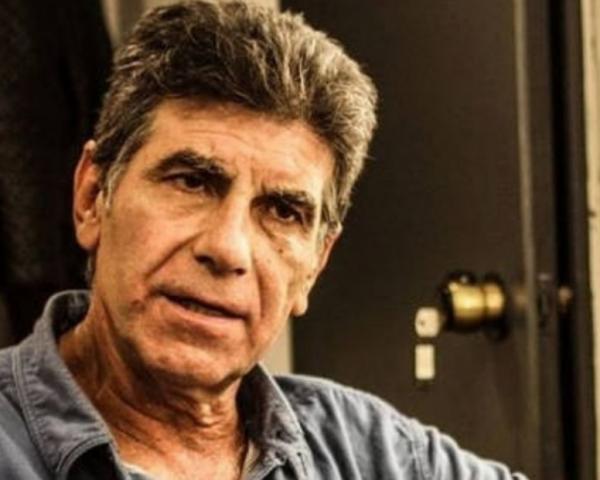 Γιάννης Μπέζος: Ποια είναι η άποψη του για το “Support Art Workers”;