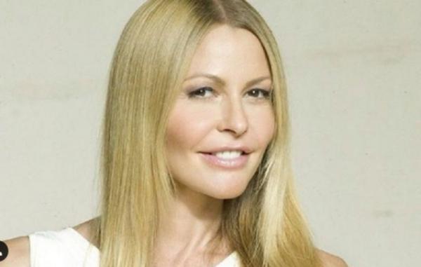 Τζένη Μπαλατσινού: Τι σημαίνει το τατουάζ της στον καρπό;