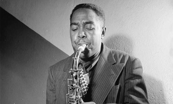 «Chasin’ the Bird» : 100 χρόνια από τη γέννηση του Charlie Parker