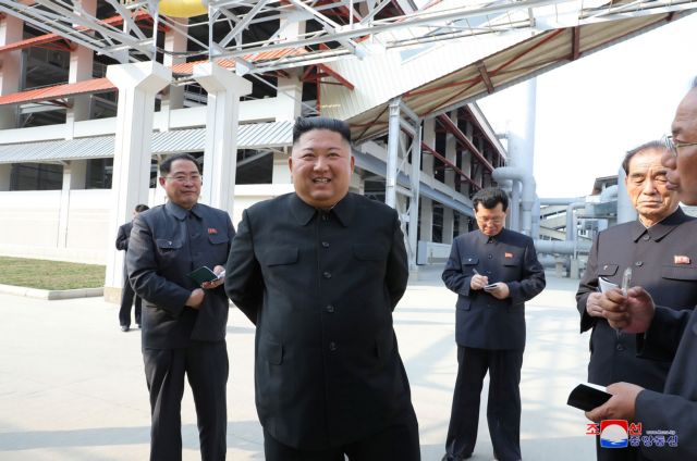 Κιμ Γιονγκ Ουν : Οργιάζουν οι φήμες περί... σωσία του ηγέτη της Βόρειας Κορέας