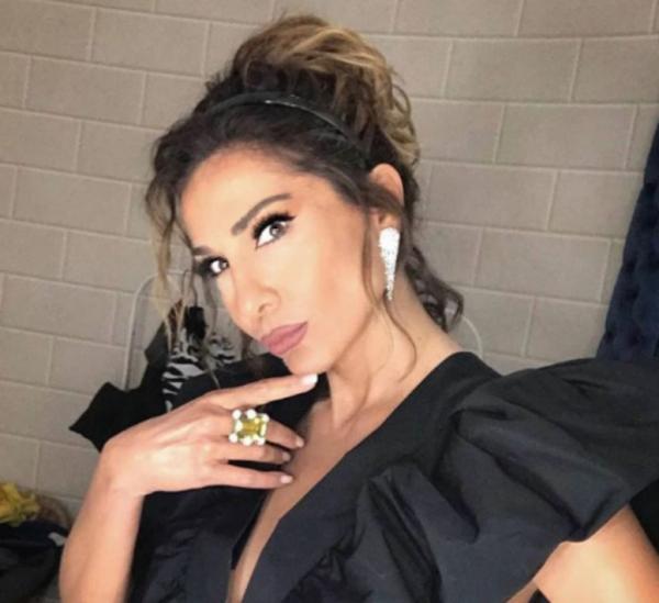 Δέσποινα Βανδή: Δεν φαντάζεστε πως αντιμετωπίζει τον πονοκέφαλο