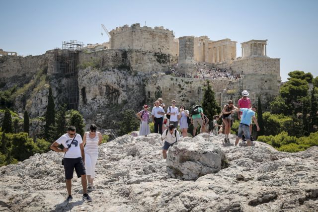 Νέα αναφορά του Bloomberg στο άνοιγμα των ελληνικών συνόρων