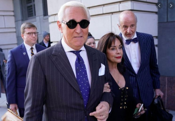 Ρότζερ Στόουν: Να καθυστερήσει την είσοδό του στη φυλακή επιδιώκει ο πρώην σύμβουλος του Τραμπ