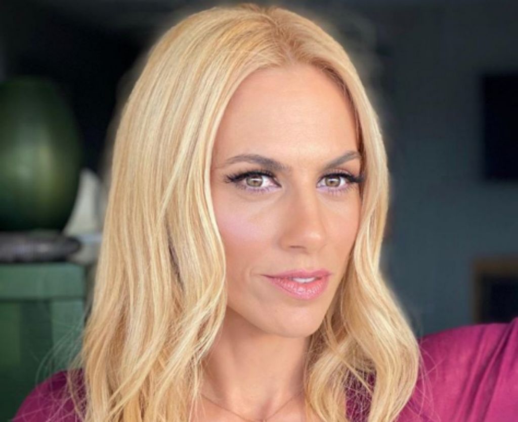 Ντορέττα Παπαδημητρίου: Θα «τρίβετε» τα μάτια σας με τους κοιλιακούς της