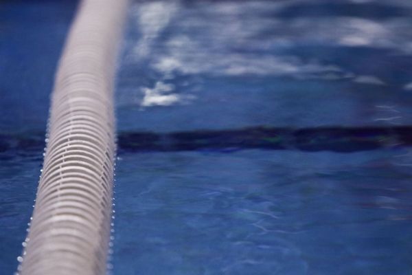 Σοκ στην Αίγινα: Πνίγηκε 15χρονος στην πισίνα του σπιτιού του