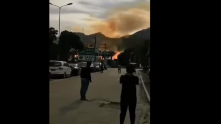 Kίνα: Έκρηξη βυτιοφόρου ισοπέδωσε κτίρια και εργοστάσια – Τουλάχιστον 14 νεκροί