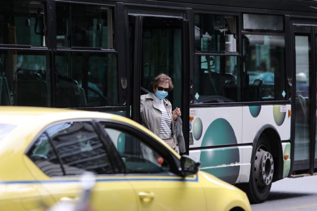 Ουρές και μεγάλες αναμονές στα λεωφορεία – Παροπλισμένο μέρος του στόλου