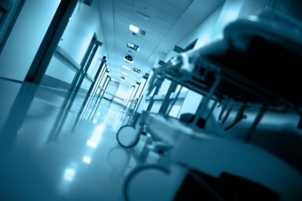Απατεώνας με χίλια πρόσωπα ο «γιατρός» που σκόρπισε τον θάνατο – Η «σχέση» με τον Μπους και τη CIA