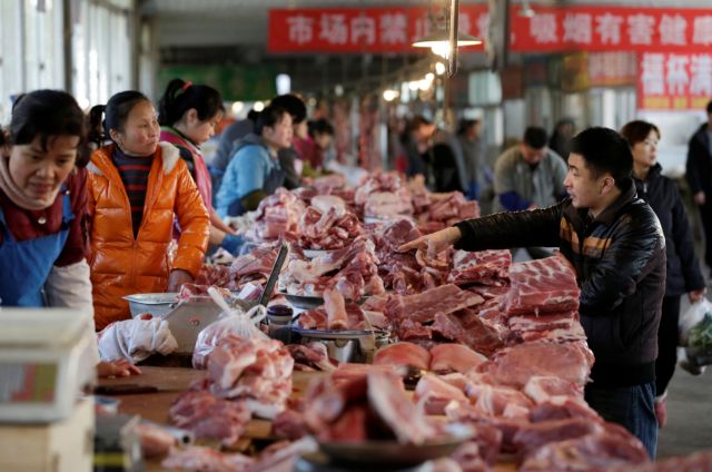 Βαριά ίχνη κοροναϊού εντοπίστηκαν στην αγορά του Πεκίνου