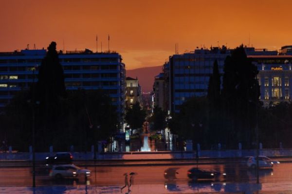 Εντυπωσιακό βίντεο από την καταιγίδα και τη δύση του ηλίου στην Αθήνα