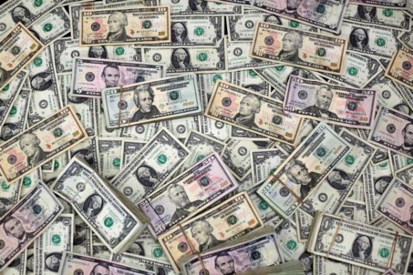 Ένα εκατομμύριο επιταγές σε… πεθαμένους από την κυβέρνηση Τραμπ