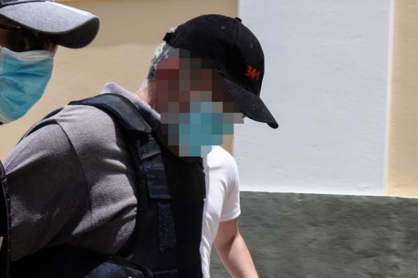 «Θα μαραθεί και θα πέσει»: Η… θεραπεία του ψευτογιατρού για τον πολύποδα – Νέο ντοκουμέντο