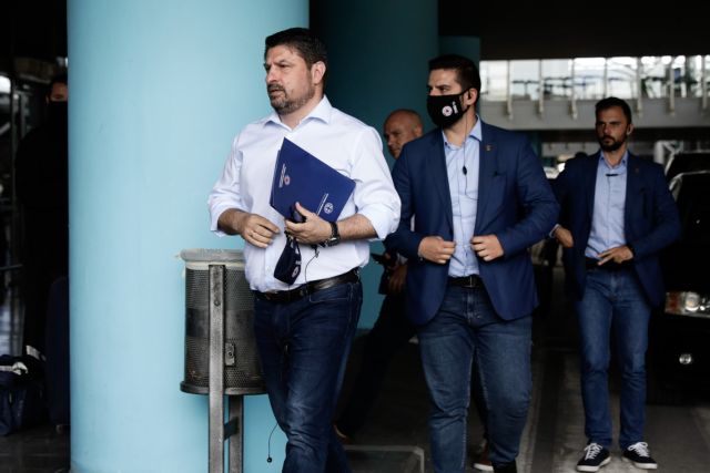 Χαρδαλιάς από Χανιά: 275 τεστ ημερησίως σε τουρίστες στο αεροδρόμιο