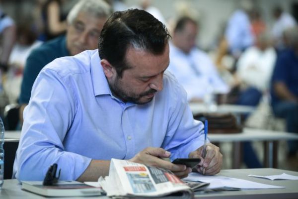 Στενές επαφές κυπριακού τύπου