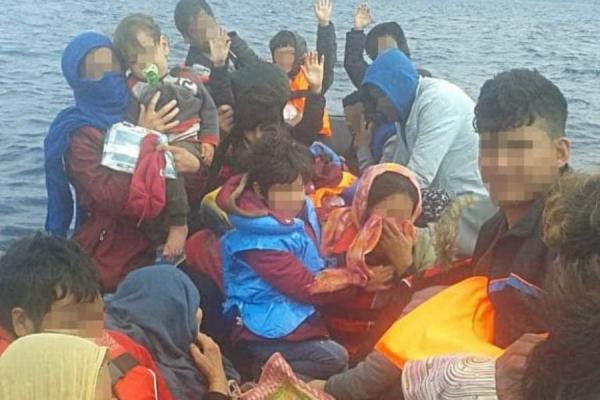 Προσφυγικό: Νέα καταγγελία για pushback – Βάρκα με γυναίκα που γεννούσε έμεινε 18 ώρες μεσοπέλαγα