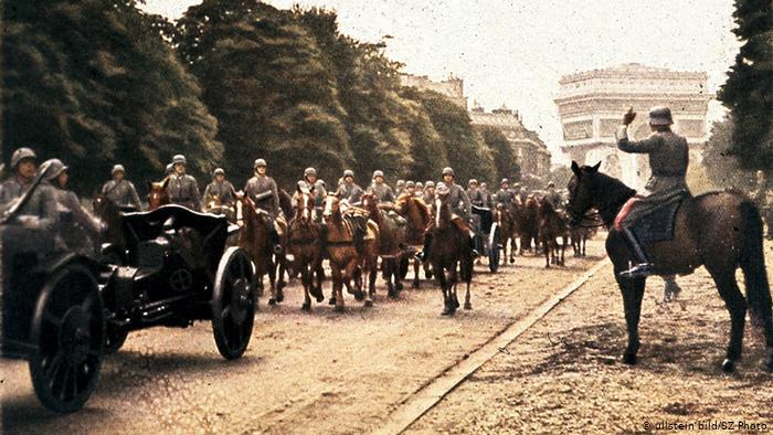 Παρίσι Ιούνιος 1940: Σβάστικες και μαζική φυγή