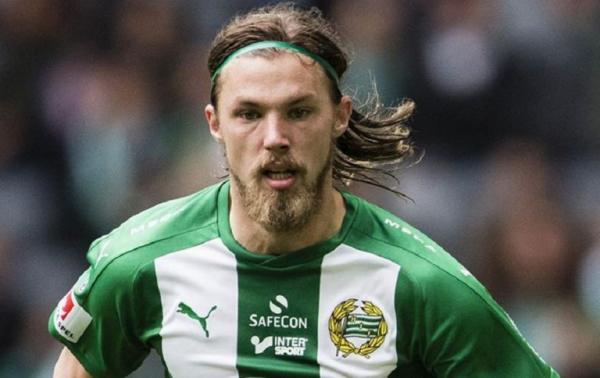 Εξετάζει τον Πόουλσεν η ΑΕΚ