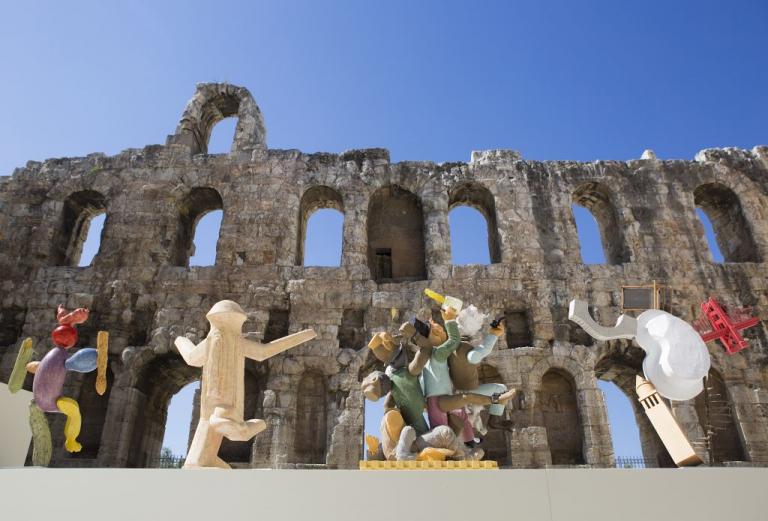 Με Διονύση Καβαλλιεράτο «άνοιξε» το Φεστιβάλ Αθηνών – Εικαστικός περίπατος για πρώτη φορά στο Ηρώδειο [Εικόνες]