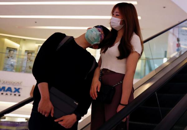 ΗΠΑ : Χρήση μάσκας και… φαντασία προτείνουν οι ειδικοί για ασφαλείς ερωτικές επαφές εν μέσω πανδημίας