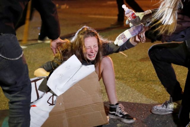 Οι 98 πόλεις των ΗΠΑ όπου «έπνιξαν» τους διαδηλωτές με δακρυγόνα