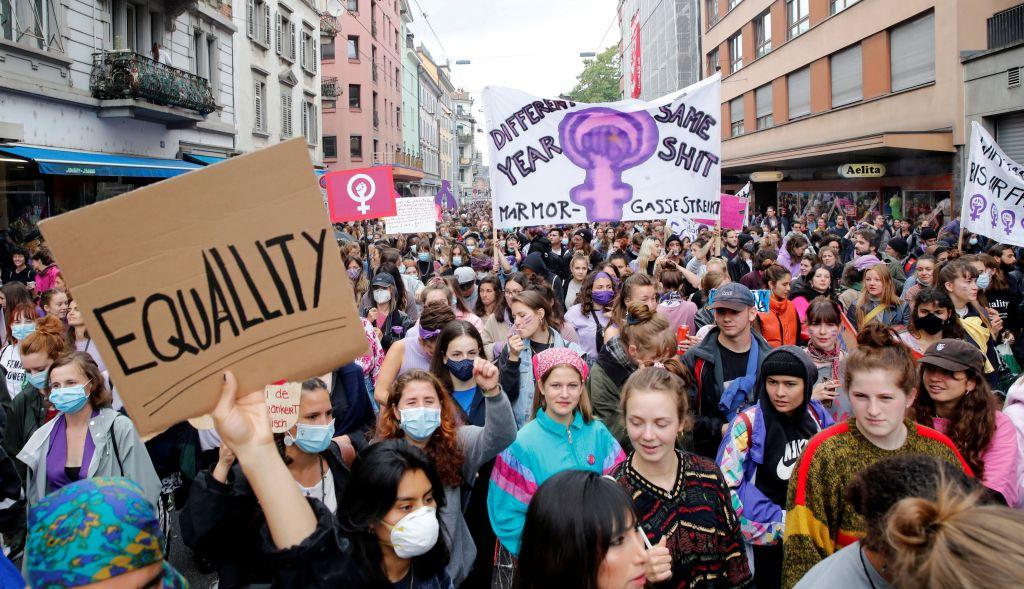Ελβετία : Οι γυναίκες δίνουν μάχη κατά της ενδοοικογενειακής βίας και των ανισοτήτων