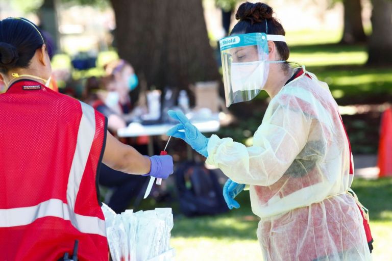 ΗΠΑ : Ο Τραμπ διακόπτει την χρηματοδότηση διαγνωστικών κέντρων για τον κοροναϊό