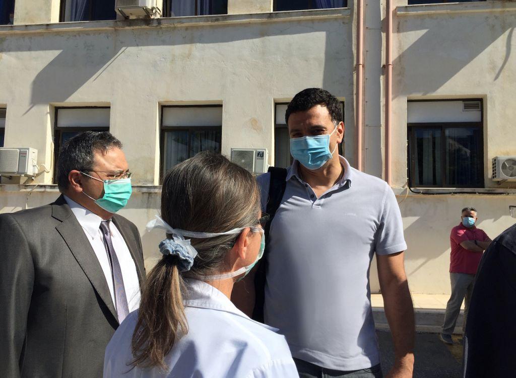 Ο Κικίλιας στην Covid-free Σάμο: Το σχέδιο ενίσχυσης του νησιού για το καλοκαίρι