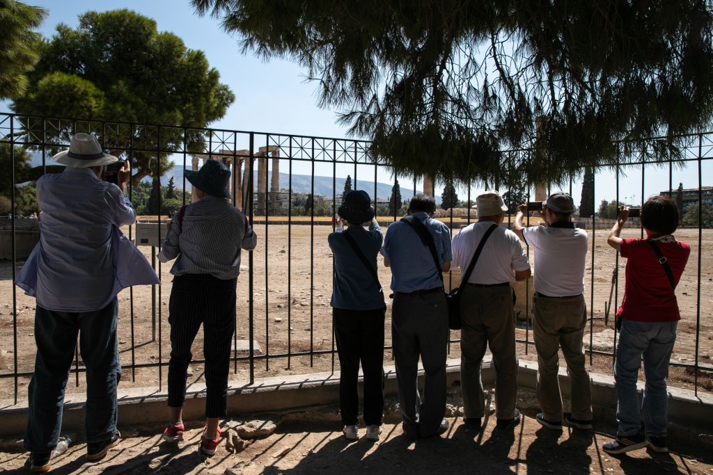 Ήρθε η ώρα: Απελευθερώνονται τα ταξίδια από και προς Ελλάδα - Φόβοι για εισαγόμενα κρούσματα
