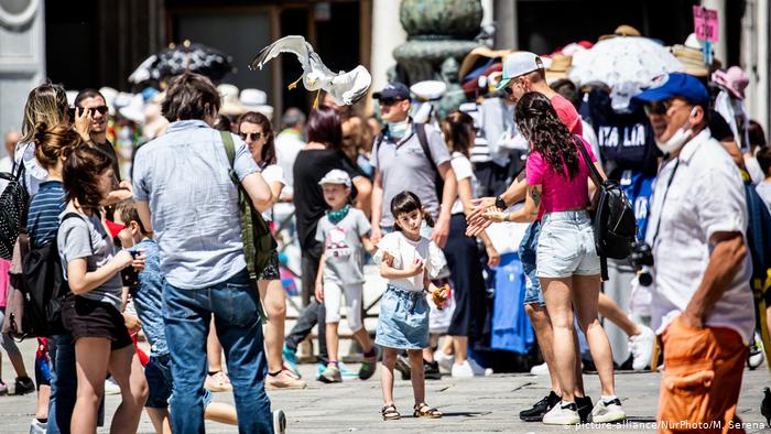 Μέτωπο Ρώμης – Μαδρίτης για ανοιχτά σύνορα