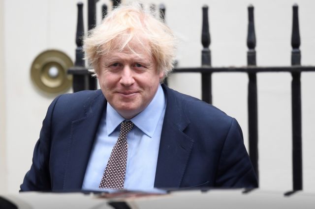 Κοροναϊός : Πυρά Εργατικών κατά Τζόνσον για τον χειρισμό της πανδημίας