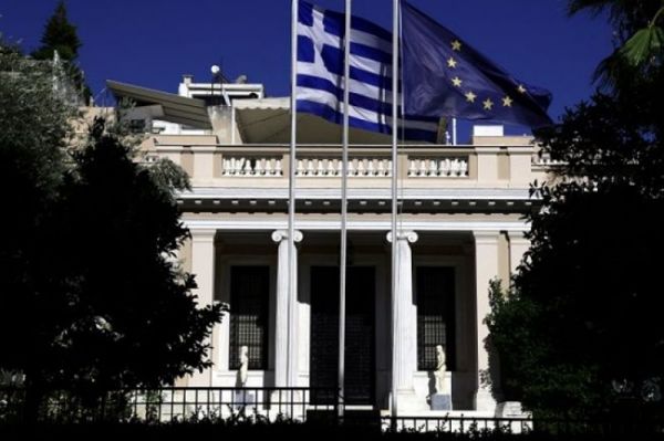 Γιατί η κυβέρνηση αγοράζει… τσίγκους