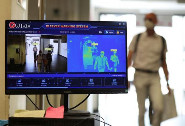 Όταν ο κοροναϊός δεν λέει να φύγει – Ποιοι είναι οι άτυχοι που θα ταλαιπωρηθούν για μήνες